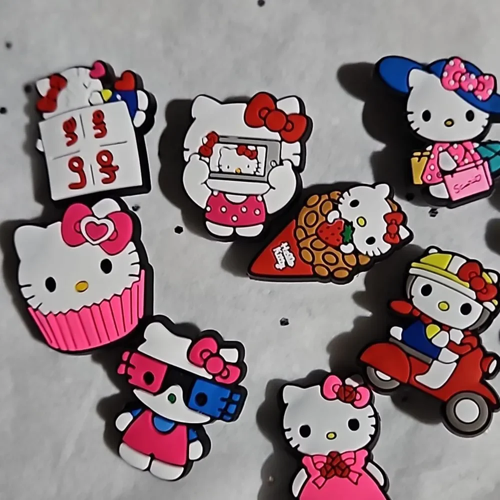 Hello Kitty 🎁 Croc Charms set of 10
